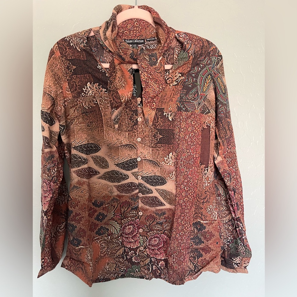 Tolani Collection Printed Long Sleeve Blouse Floral, oversized fits small - Picture 2 of 5